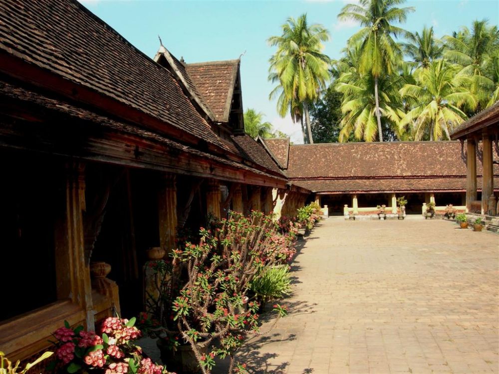 Laos - Laung Prabang to Vientiane