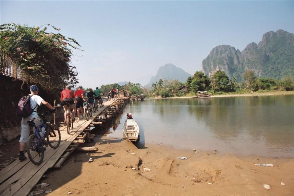 Laos - Laung Prabang to Vientiane