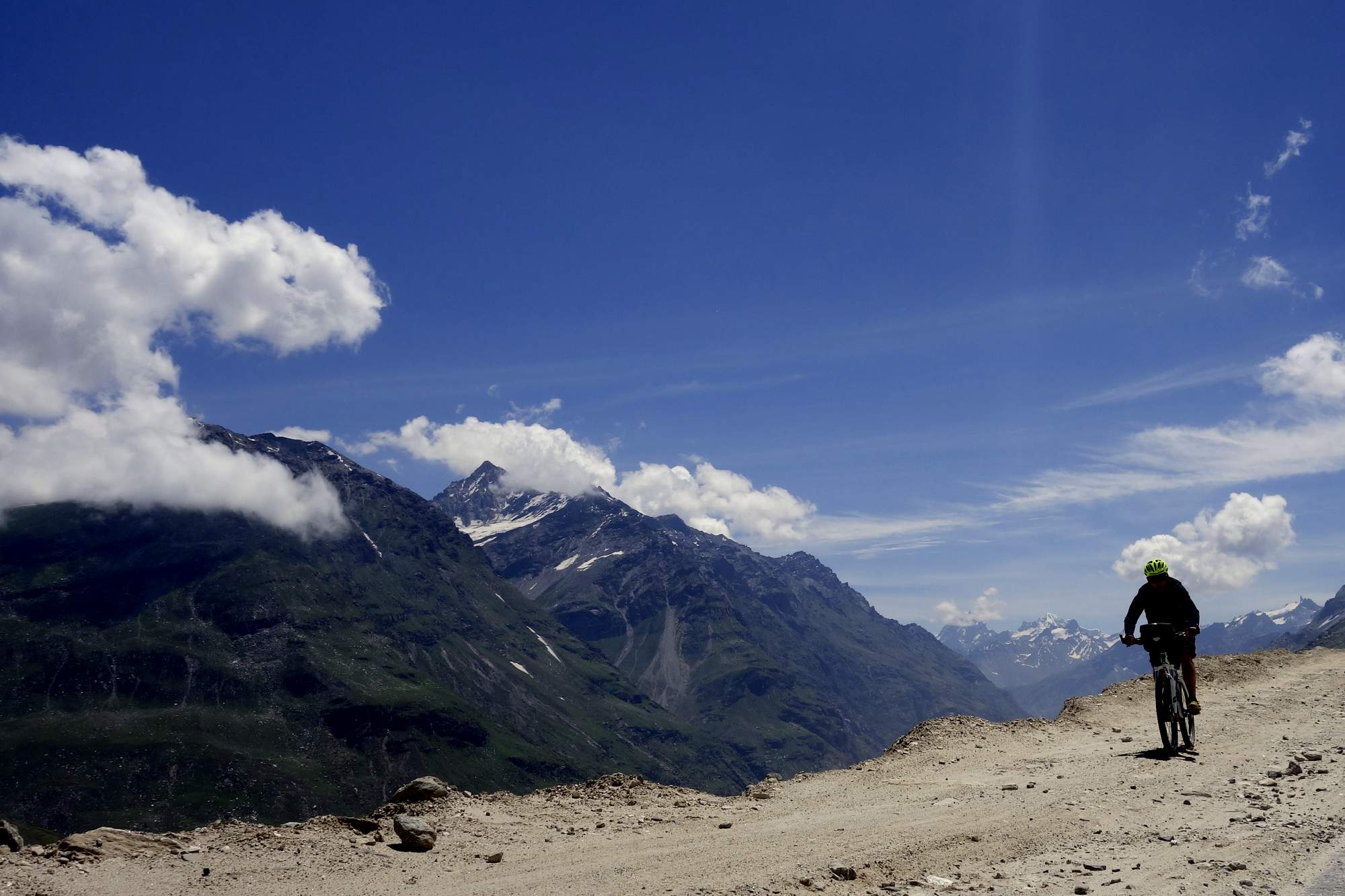 extreme cycling tours