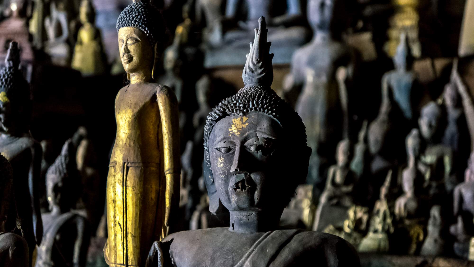 Pak-Ou cave Laos