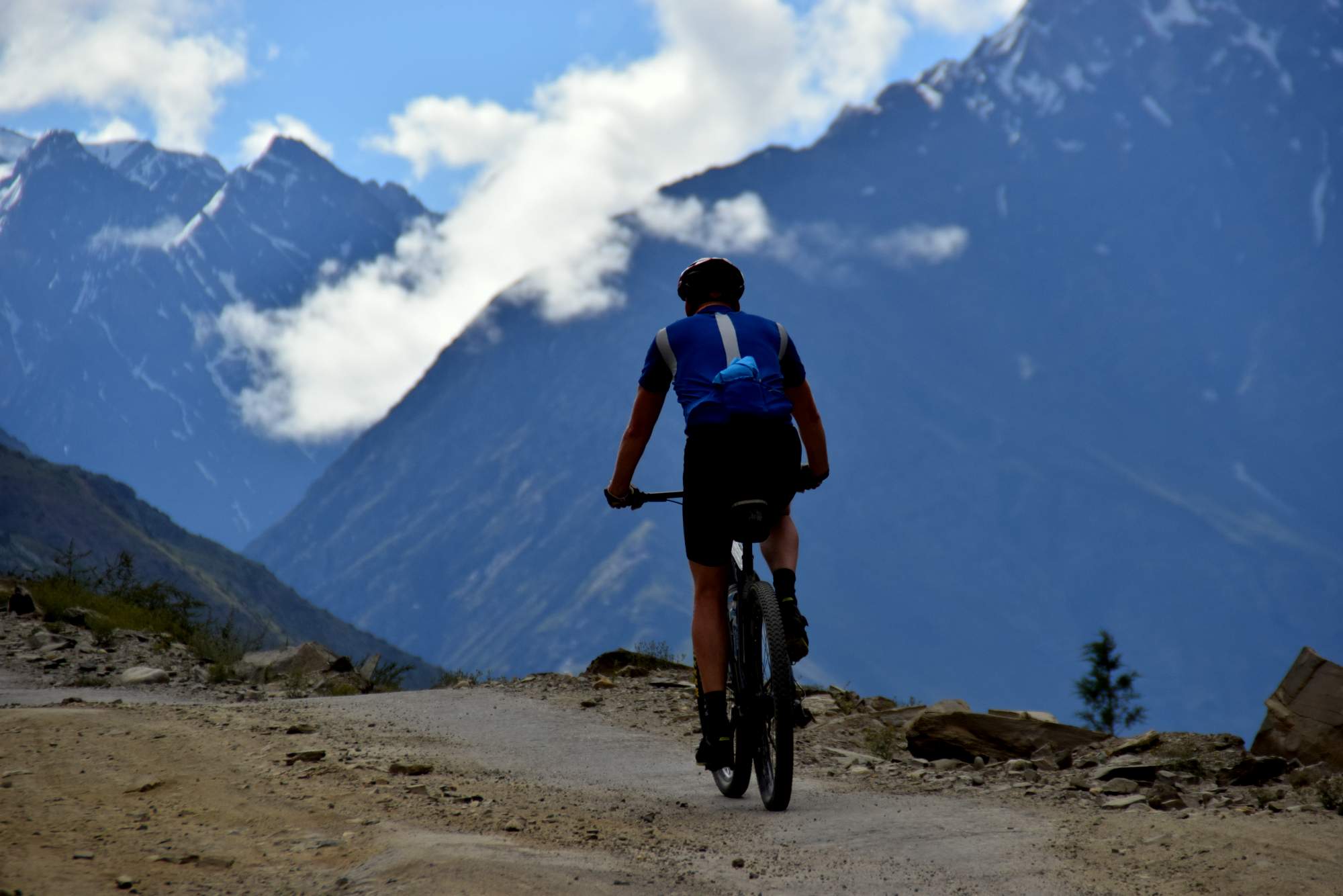 Cycling Sarchu to Whisky Nullah 
