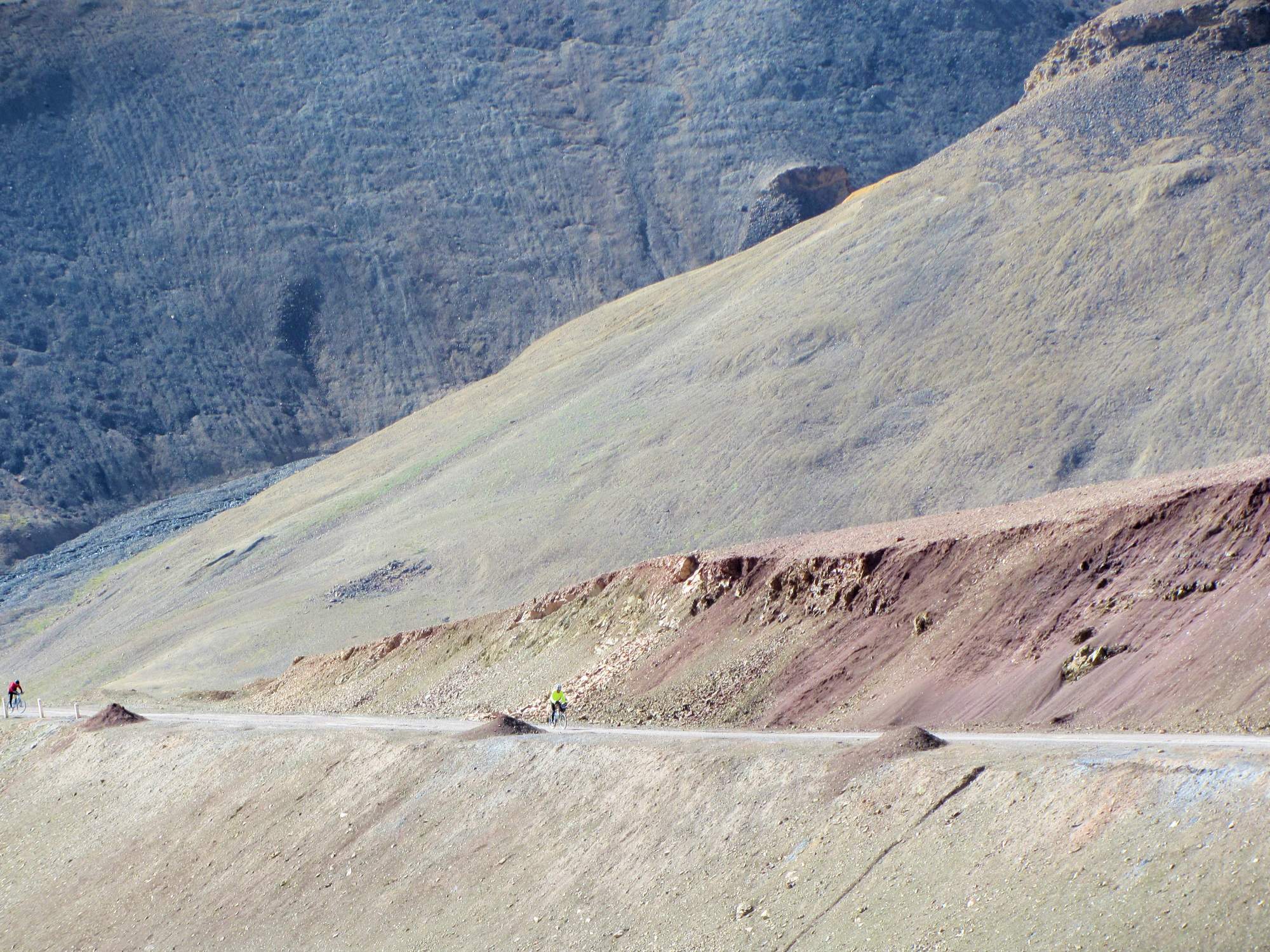 Cycling towards Ak-Baital Pass