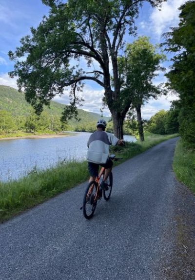 Michelle and Anthony  McGrath Cycling on the  tour with redspokes