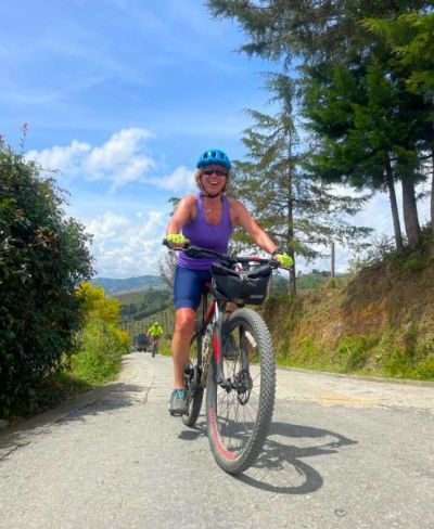 Ros Lawson Cycling on the  tour with redspokes