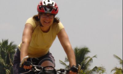 Klaud Simpson Cycling on the  tour with redspokes