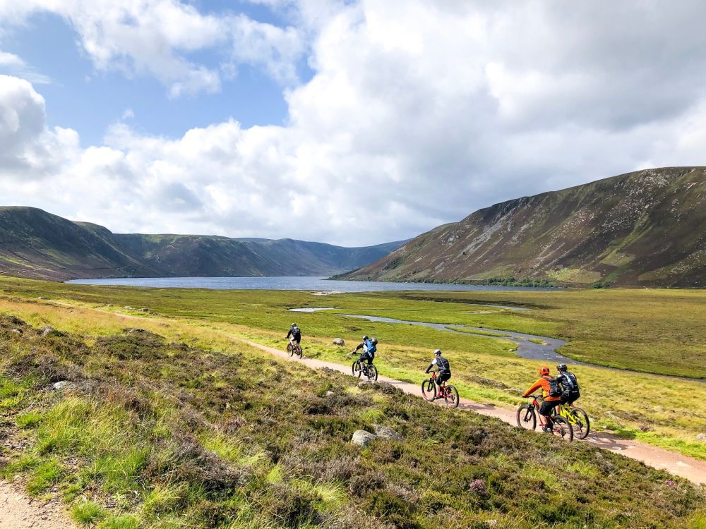 Cycle e-bike tours on the Scotland Custom Tour cycling tour