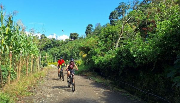 Explore redspokes' Viva Colombia Bicycle Tour